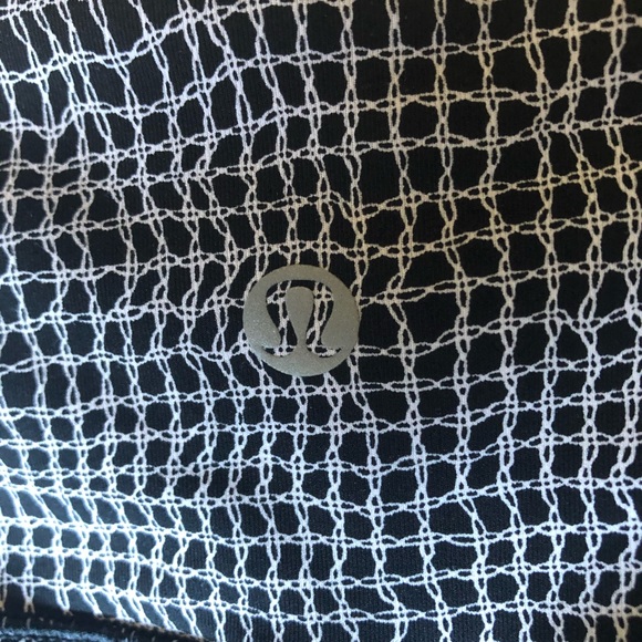 Lululemon black and white patterned leggings - Picture 6 of 7